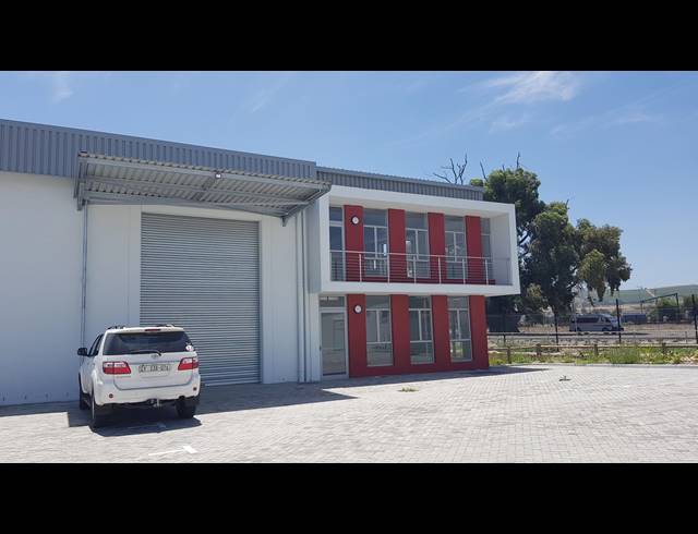 667M² FACTORY RENTED IN BLACKHEATH INDUSTRIAL